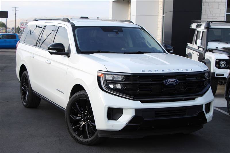 Used 2025 Ford Expedition Max Platinum w/ Driver's Package AWD/4WD image 2