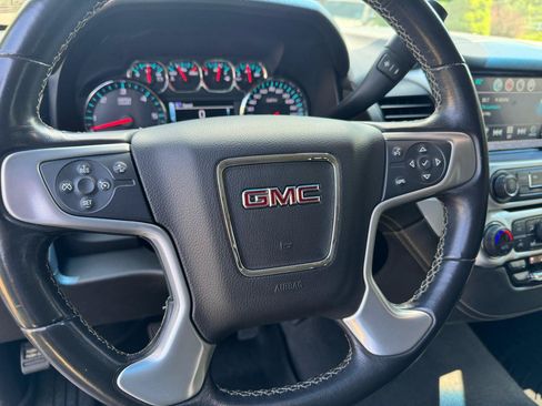 Used 2019 GMC Yukon XL SLE w/ Convenience Package AWD/4WD image 17