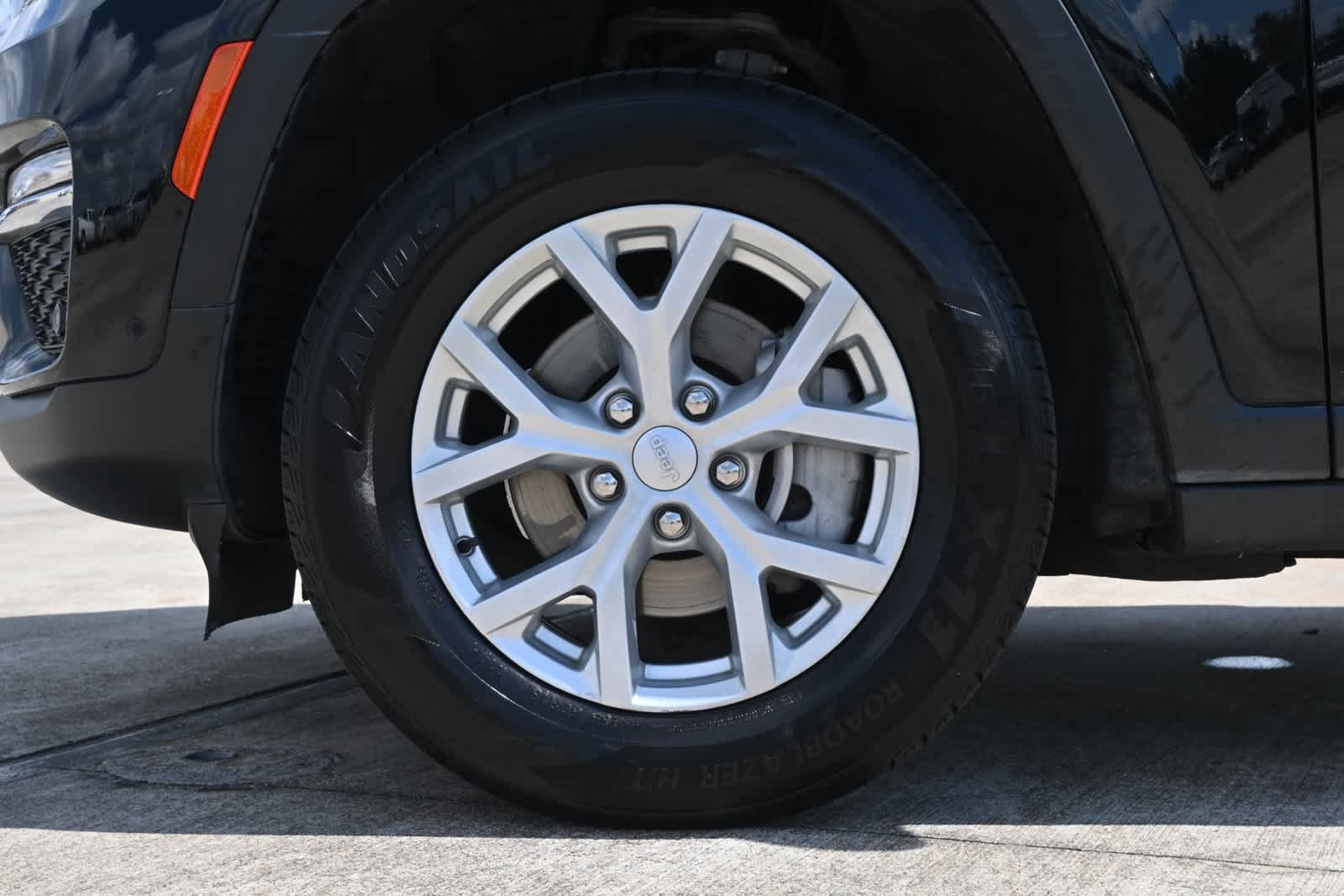 Used 2022 Jeep Grand Cherokee Limited w/ Luxury Tech Group II RWD image 26