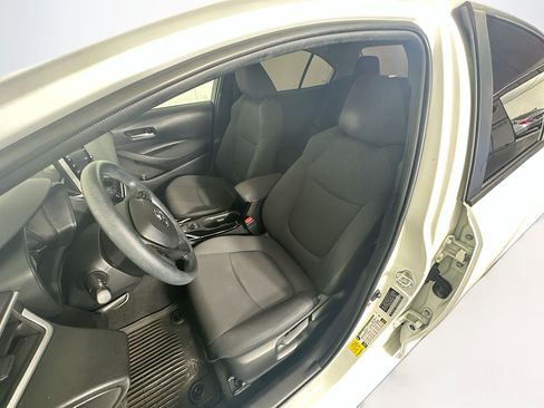Used 2020 Toyota Corolla LE FWD image 13