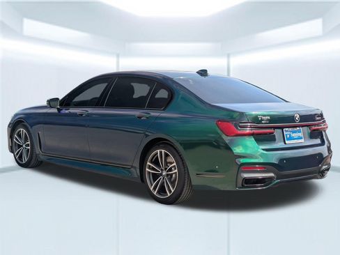 Used 2020 BMW 750i xDrive w/ Executive Package AWD/4WD image 3