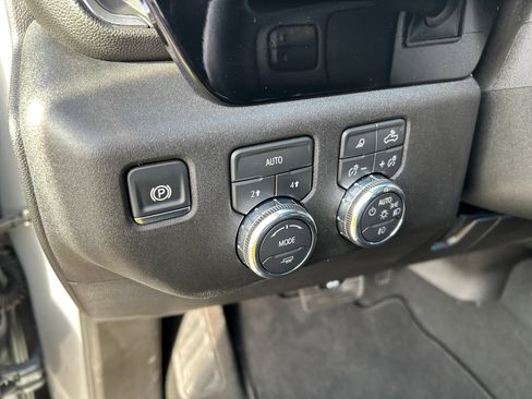 Used 2026 GMC Sierra 1500 SLT image 17