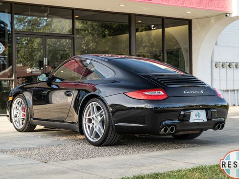 Used 2010 Porsche 911 Carrera S RWD image 4