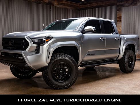 Used 2025 Toyota Tacoma SR5 image 5