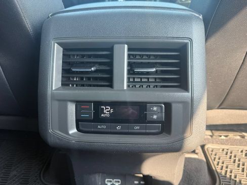 Used 2021 Volkswagen Atlas SE w/ Towing Package AWD/4WD image 22