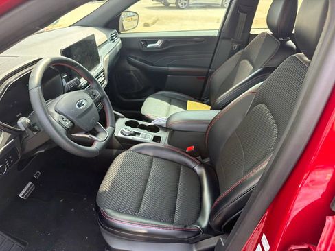 Used 2024 Ford Escape ST-Line w/ Tech Pack #1 FWD image 7