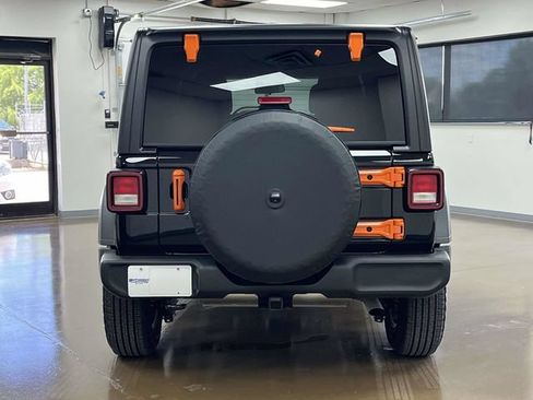 Used 2025 Jeep Wrangler Unlimited Sport AWD/4WD image 6