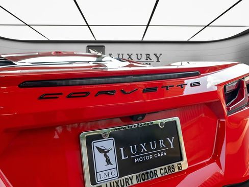 Used 2020 Chevrolet Corvette Stingray Preferred Cpe w/ 2LT Preferred Equipment Group RWD image 18