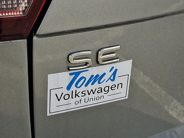 Used 2024 Volkswagen Tiguan SE AWD/4WD image 31