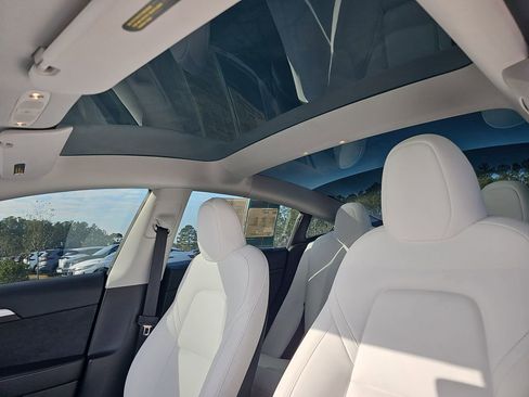 Used 2023 Tesla Model 3 Standard Range image 35