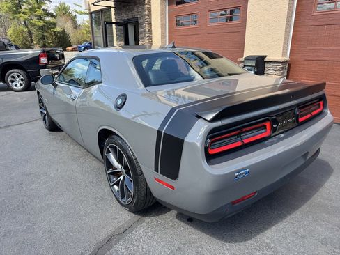 Used 2018 Dodge Challenger R/T Scat Pack w/ Leather Interior Group image 6
