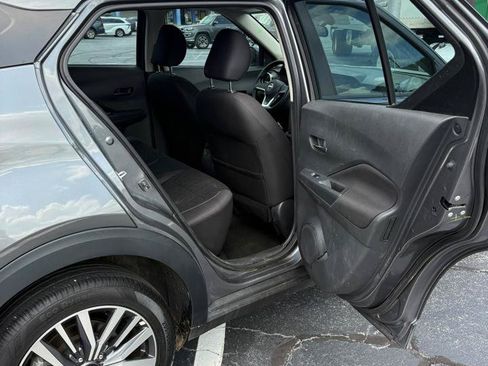 Used 2024 Nissan Kicks SV FWD image 13