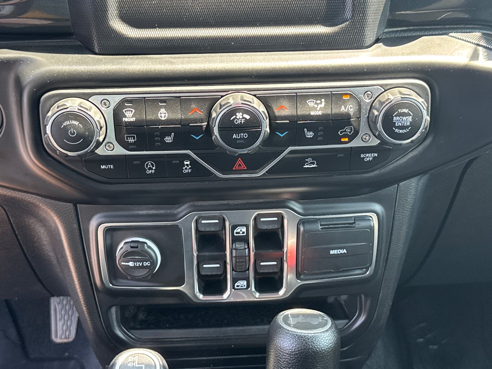 Used 2022 Jeep Wrangler Unlimited Sport AWD/4WD image 12
