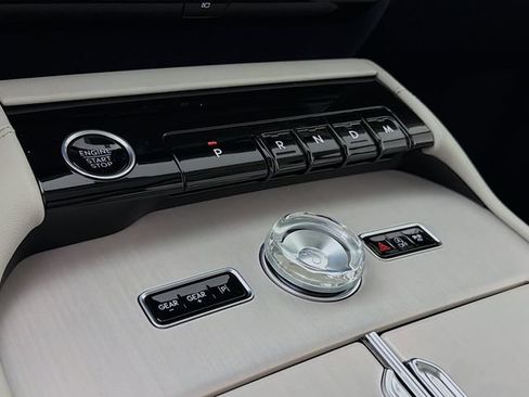 New 2026 Lincoln Navigator Reserve w/ Jet Appearance Package AWD/4WD image 17