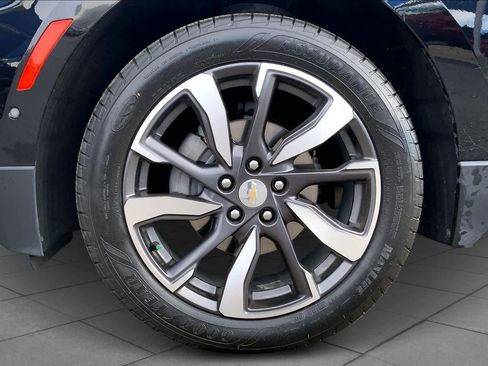 Used 2023 Chevrolet Equinox Premier image 10