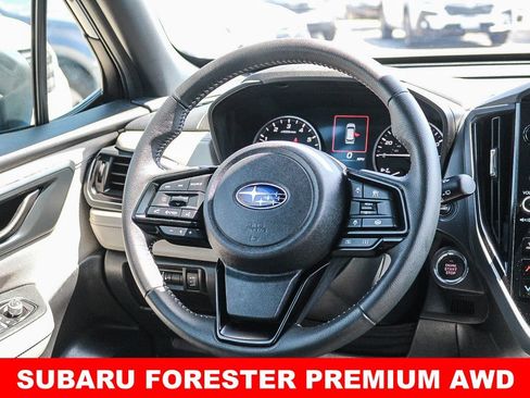 Used 2025 Subaru Forester Premium AWD/4WD image 14
