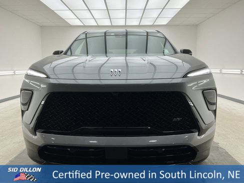 Used 2025 Buick Enclave Sport Touring w/ Power Package image 2