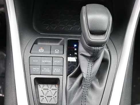 Used 2024 Toyota RAV4 LE image 32