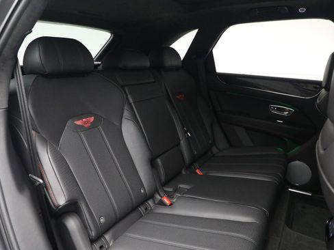 Certified 2021 Bentley Bentayga image 31