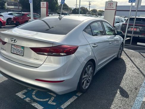 Used 2017 Hyundai Elantra Limited FWD image 2