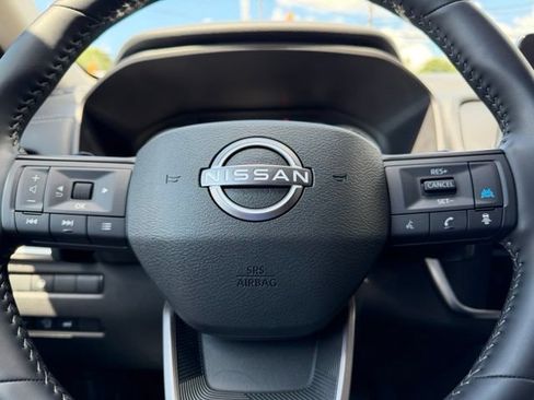Used 2026 Nissan Rogue SV AWD/4WD image 4