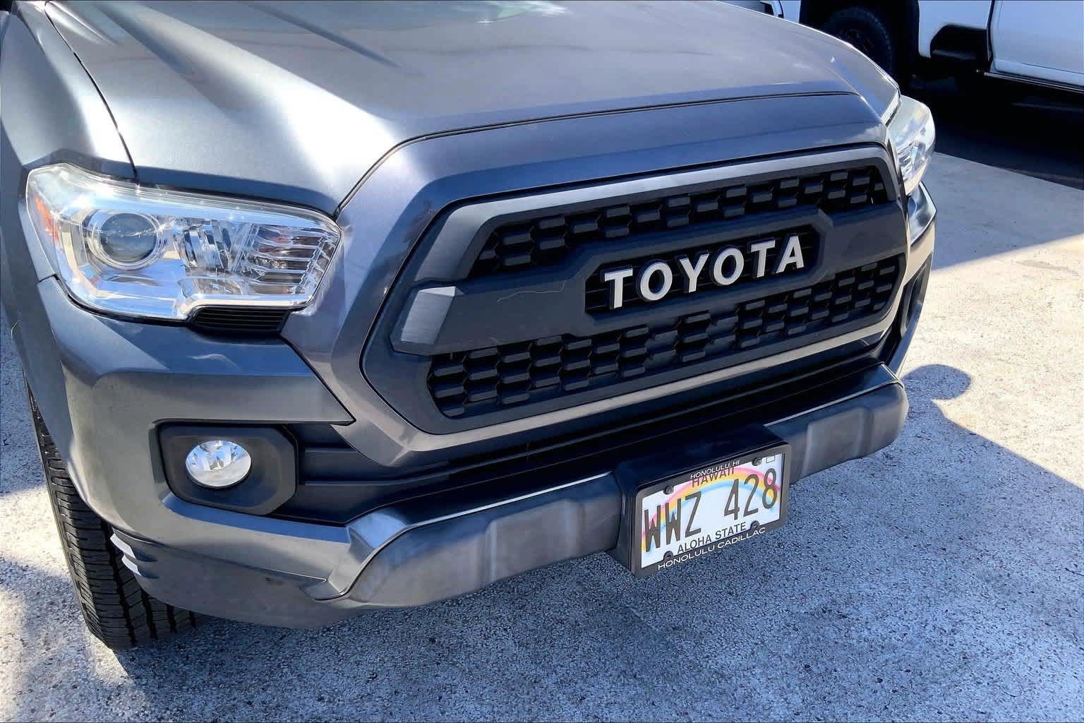 Used 2017 Toyota Tacoma SR w/ Tow Package AWD/4WD image 33