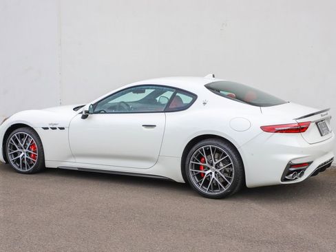 Used 2024 Maserati GranTurismo Trofeo AWD/4WD image 18