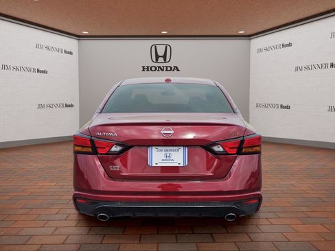 Used 2024 Nissan Altima 2.5 SR FWD image 11