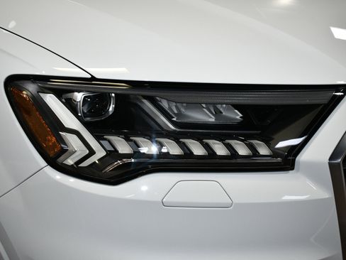 Used 2023 Audi Q7 3.0T Prestige w/ Prestige Package image 58