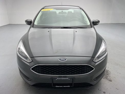 Used 2017 Ford Focus SE image 4
