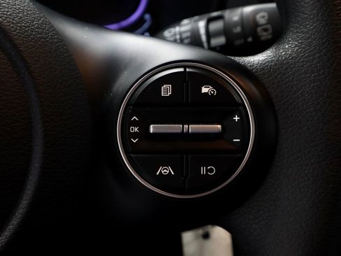 Used 2025 Kia Soul LX image 27