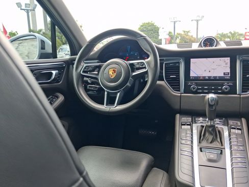 Used 2017 Porsche Macan AWD/4WD image 26