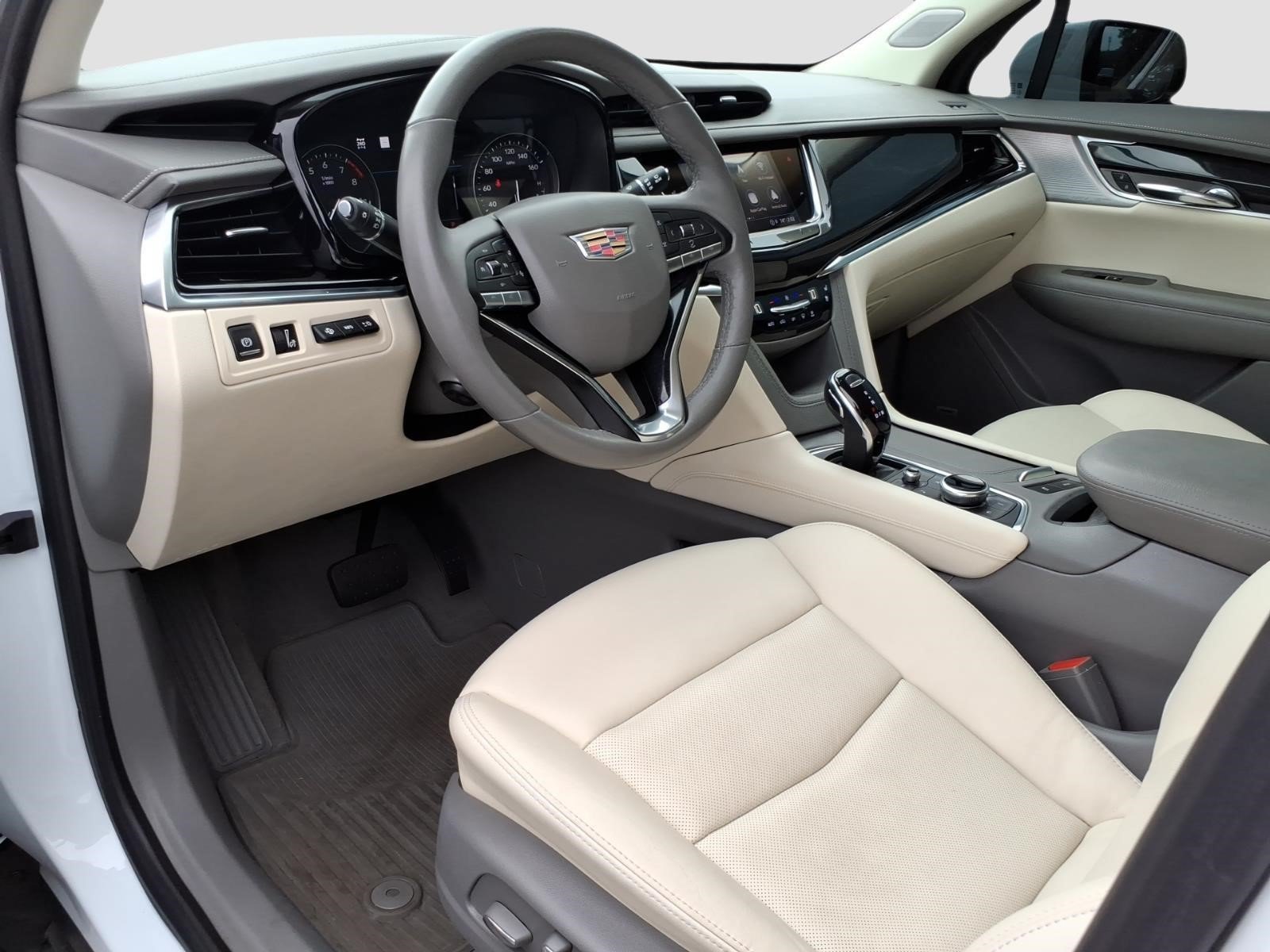 Certified 2024 Cadillac XT6 Premium Luxury w/ Technology Package AWD/4WD image 13