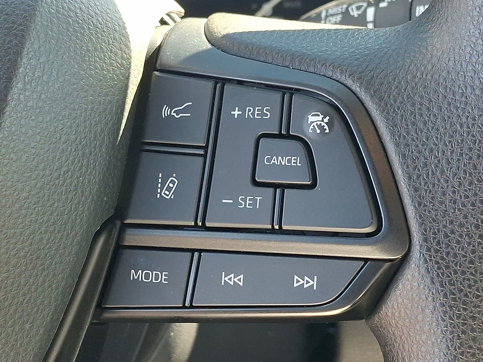 Certified 2025 Toyota Sienna LE AWD/4WD image 22