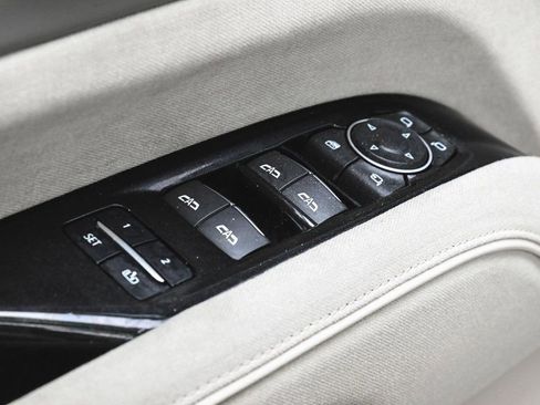Used 2022 Cadillac Escalade Sport Platinum AWD/4WD image 9