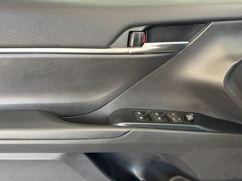 Used 2020 Toyota Camry LE FWD image 12
