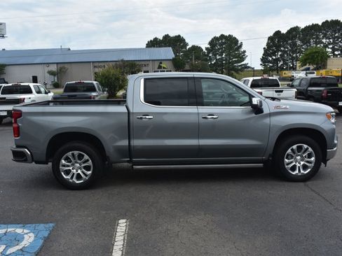 Used 2023 Chevrolet Silverado 1500 LTZ w/ LTZ Convenience Package II AWD/4WD image 4