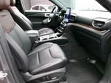 Certified 2022 Ford Explorer Platinum w/ Equipment Group 601A image 4