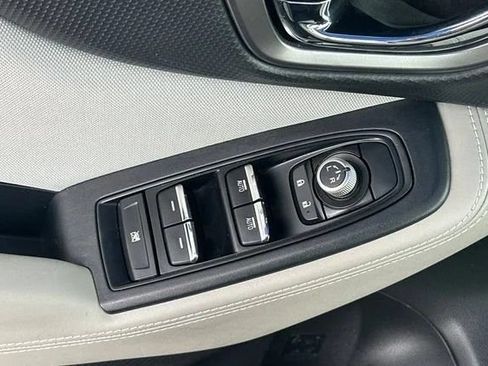 Used 2019 Subaru Forester Premium AWD/4WD image 13