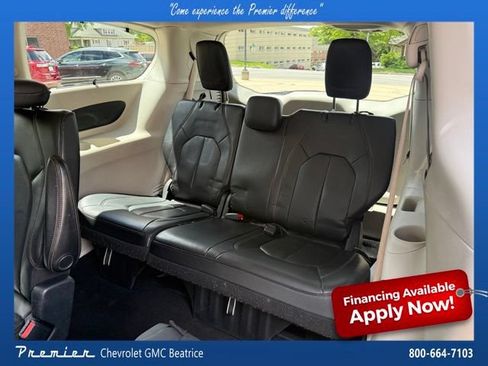Used 2020 Chrysler Pacifica Touring-L FWD image 18
