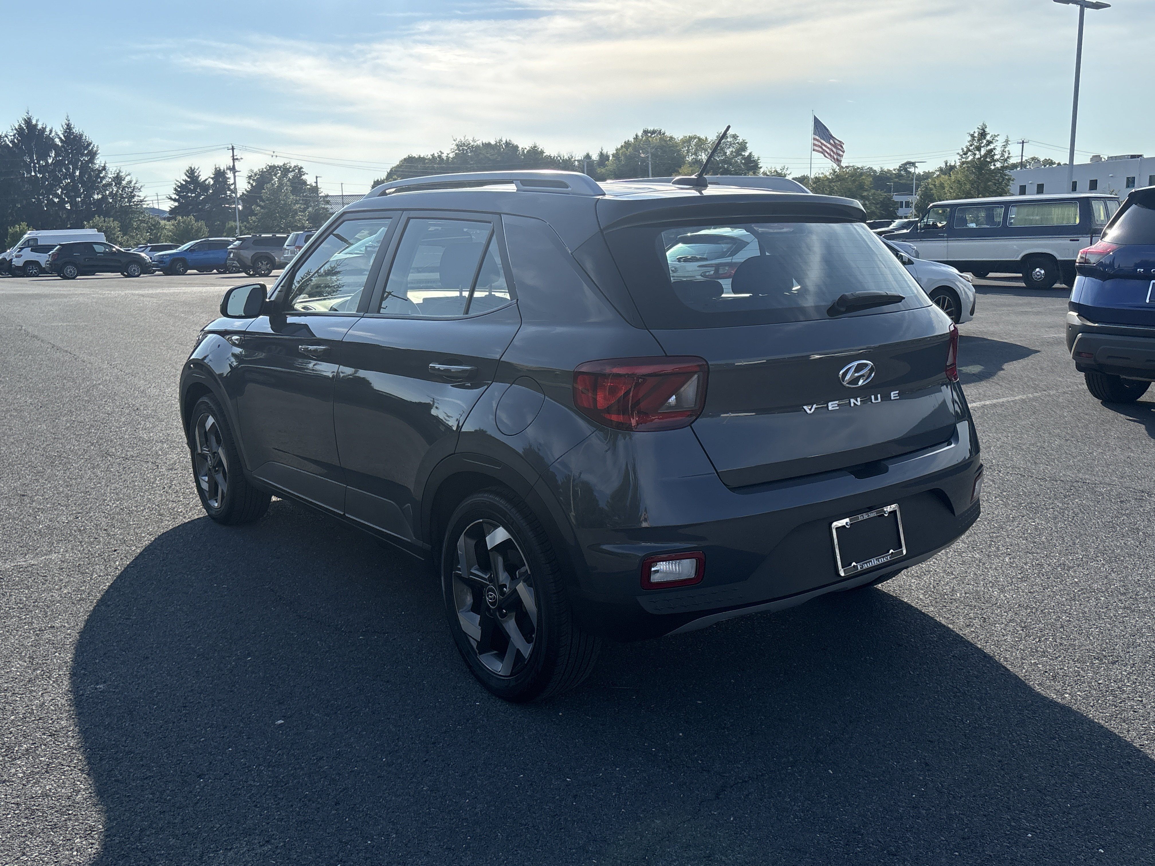 Used 2025 Hyundai Venue SEL FWD image 20