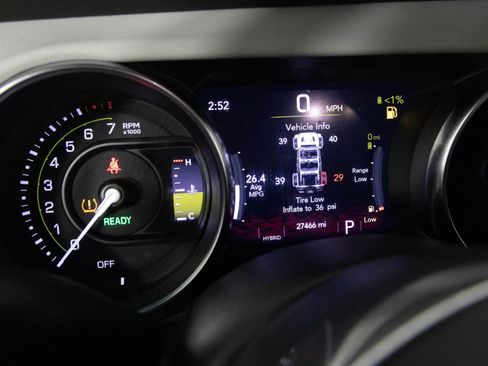Used 2022 Jeep Wrangler Unlimited Sahara AWD/4WD image 31