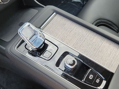 New 2026 Volvo XC90 B6 Ultra w/ Lounge Package image 18