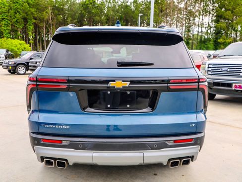 Used 2024 Chevrolet Traverse LT FWD image 6