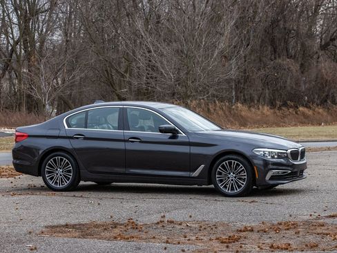 Used 2018 BMW 530i xDrive image 3