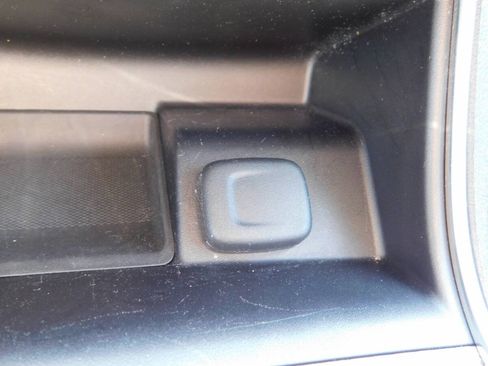 Used 2016 Chevrolet Impala LS FWD image 13