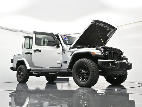 Certified 2022 Jeep Gladiator Willys image 49