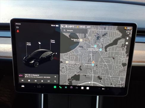 Used 2018 Tesla Model 3 Performance image 16