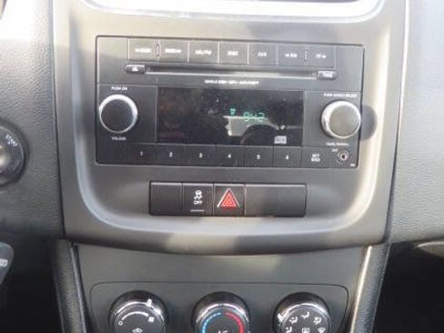 Used 2013 Dodge Avenger SE image 48