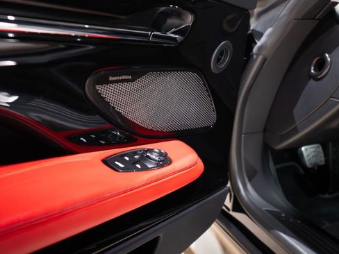 Used 2024 Aston Martin DB12 Coupe RWD image 28
